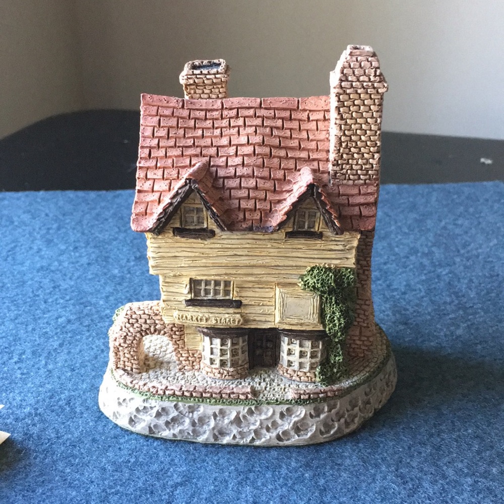 David Winter cottage: “Wine Merchant”